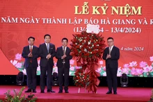 Celebran 60º aniversario del periódico de Ha Giang.