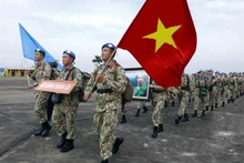 La fuerza de mantenimiento de la paz de Vietnam partió desde el aeropuerto enternacional de Noi Bai (Hanói), para llevar a cabo operaciones de las Naciones Unidas en la Misión UNISFA. (Fotografía: VNA)