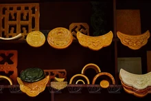 Preservan oficio de fabricación de azulejos reales en Vietnam