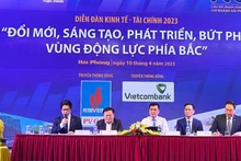 Delegados en el Foro económico-financiero 2023, organizado por la Revista de Finanzas de Vietnam. (Fotografía: vneconomy.vn)