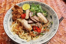 ‘Cao lau’, una delicia del casco antiguo de Hoi An, en la central provincia de Quang Nam. (Fotografía: tuoitre.vn)