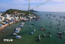 Aldea pesquera de Hon Thom, en Phu Quoc (Kien Giang) aplicará mecanismos y políticas preferenciales a la inversión extranjera y nacional para desarrollar la economía marina. (Fotografía: VNA)