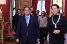El primer ministro vietnamita, Pham Minh Chinh, y la alcalde de Ámsterdam, Femke Halsema. (Fotografía: Nhan Dan)