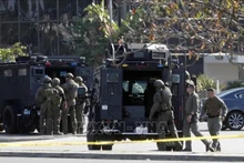 La policía en la escena de un tiroteo en el Parque de Monterey, California, EE. UU., 22 de enero de 2023. (Fotografía: AP/VNA)