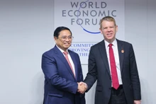 El primer ministro Pham Minh Chinh (izquierda) y su homólogo de Nueva Zelanda, Chris Hipkins. (Fotografía: VNA)