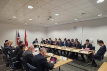 El panorama del encuentro entre el viceministro de Seguridad Pública de Vietnam, Le Quoc Hung y el viceministro del Interior anfitrión Robert Jenrick. (Fotografía: VNA)