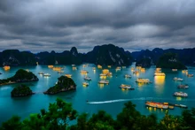 Foto exhibida de la bahía de Ha Long.