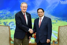 [Foto] Premier vietnamita recibe al senador estadounidense