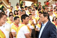 [Foto] Premier vietnamita se reúne con destacados donantes voluntarios de sangre