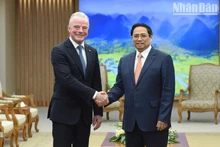 El primer ministro vietnamita, Pham Minh Chinh recibió al vicepresidente senior el Grupo estadounidense de Boeing Brendan Nelson. (Fotografía: Nhan Dan)
