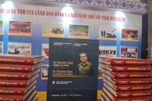 Libros publicados para conmemorar 70º aniversario de victoria Dien Bien Phu. (Fotografía: VNA)
