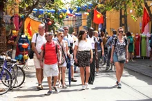 Turistas extranjeros en Quang Nam (Fuente: baoquangnam.vn)