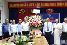Felicitan autoridades de Da Nang a Nhan Dan por el Día de la Prensa Revolucionaria.