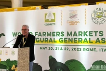 El presidente interino de la WorldFMC, Richard McCathy, habla en la inauguración.