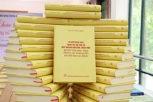 El libro del secretario general del Partido Comunista de Vietnam, Nguyen Phu Trong. (Fotografía: VNA)