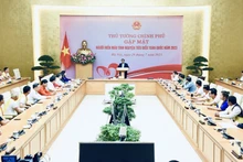 El primer ministro de Vietnam, Pham Minh Chinh, habla en el programa. (Fotografía: VNA)