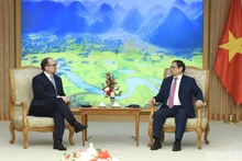 El primer ministro de Vietnam, Pham Minh Chinh, y el ministro de Relaciones Exteriores de Austria, Alexander Schallenberg. (Fotografía: Nhan Dan)