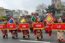 Celebran en Da Nang festival Cau Ngu.