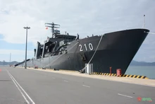 El buque de desembarco RSS ENDEAVOUR. (Fotografía: qdnd.vn)