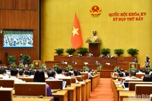 Durante el séptimo periodo de sesiones de la XV legislatura de la Asamblea Nacional de Vietnam. (Fotografía: VNA)