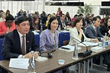 El secretario general del Parlamento de Vietnam, Bui Van Cuong, en la conferencia. (Fotografía: VNA)
