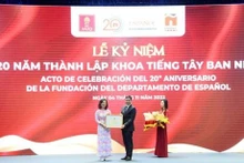 El acto conmemorativo por 20º aniversario de la fundación del Departamento de Español de la Universidad de Hanói. (Fotografía: giaoduc.net.vn)