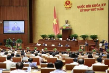 El presidente de la Asamblea Nacional de Vietnam, Vuong Dinh Hue, en la sesión. (Fotografía: VNA)
