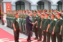 El secretario general del Partido Comunista y presidente de Vietnam, To Lam, visita el Departamento General de Inteligencia de Defensa del Ministerio de Defensa. (Fuente: VNA)