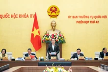 Clausuran 42ª reunión del Comité Permanente del Parlamento vietnamita.