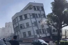 Edificios dañados en la ciudad de Hualien, en Taiwán (China), debido a los terremotos (Fuente: AP)