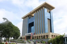 Edificio del Centro Administrativo Binh Duong. La provincia ha implementado el proyecto "Ciudad inteligente de Binh Duong" desde 2016, que siempre se apega al concepto de transformación económica hacia la innovación y la digitalización. (Foto: VNA)