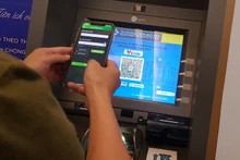 Lanzan en Vietnam servicio de extraer dinero sin tarjeta de los cajeros 