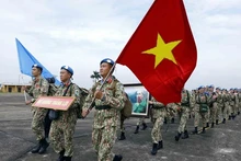 La Fuerza de Mantenimiento de la Paz de Vietnam parte desde el Aeropuerto Internacional de Noi Bai (Hanói) para llevar a cabo misiones de las Naciones Unidas en Abyei. (Fuente: VNA)