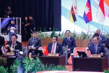 El primer ministro de Vietnam, Pham Minh Chinh, asiste a la sesión (Foto: VNA) 