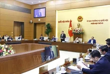 El presidente de la Asamblea Nacional, Tran Thanh Man, pronuncia un discurso en la 43.ª reunión del Comité Permanente de la Asamblea Nacional de Vietnam (Fuente: VNA)