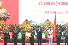 [Foto] Presidente de Vietnam asiste a ceremonia por el Día de la Milicia