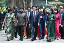 Dirigentes de Vietnam y Sri Lanka visitan zona conmemorativa del Presidente Ho Chi Minh.