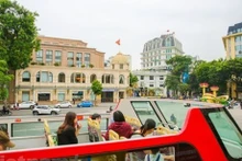 Turistas en Hanói (Fuente:VNA)