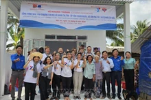 Voluntarios estadounidenses realizan actividades de seguridad social en Ben Tre. (Fotografía: VNA)