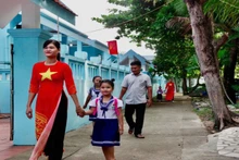 Ceremonia inaugural del nuevo año escolar en Truong Sa