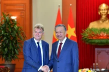 [Foto] Líder partidista vietnamita recibe una delegación del Partido Comunista de Francia