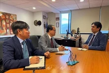 En el encuentro entre el embajador de Vietnam en Chile, Nguyen Viet Cuong, y el gobernador de la Región de Antofagasta, Ricardo Heriberto Díaz Cortés. (Fuente: VNA) 