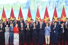 [Foto] Primer ministro vietnamita preside reunión con principales empresas del país