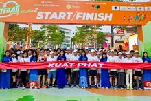 Miles de corredores participan en maratón con fines benéficos
