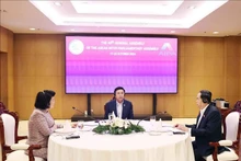 El presidente de la Asamblea Nacional de Vietnam, Tran Thanh Man, y sus homólogos de Laos, Saysomphone Phomvihane, y de Camboya, Khuon Sudary, sostienen un desayuno de trabajo. (Fuente: VNA)