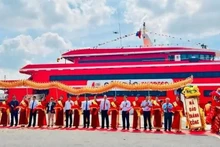 En la inauguración del servicio de barcos de pasajeros de alta velocidad entre Ciudad Ho Chi Minh y Con Dao. (Fotografía: VNA)