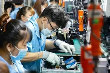 Montaje de equipos electrónicos en la fábrica Datalogic Vietnam. (Fuente: sggp.org.vn)