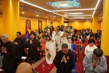 La ceremonia cuenta con una nutrida participación de los vietnamitas en Moscú y sus alrededores. 