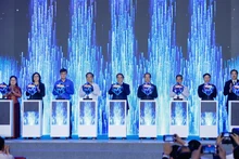 El primer ministro Pham Minh Chinh y los delegados en la inauguración de séptimo Festival Nacional de Startups Estudiantiles (SV.STARTUP) (Fuente: VNA)