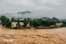 Graves inundaciones provocadas por las fuertes lluvias tras el paso del tifón Yagi en el distrito de Bao Lac, provincia de Cao Bang (Foto: VNA)